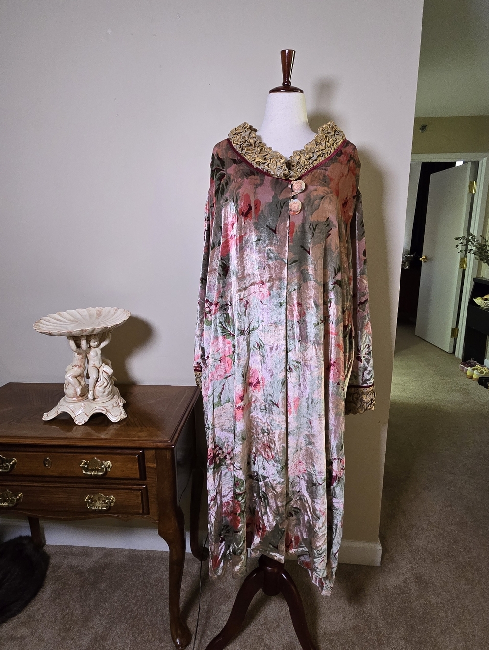 Goody Goody Velvet Floral Robe - Picture 2 of 5
